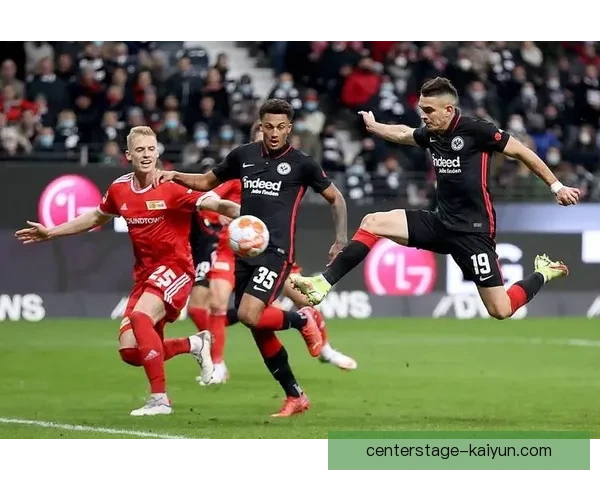 乌迪内斯战术解析：当前赛季表现稳健，攻击与防守策略相辅相成。